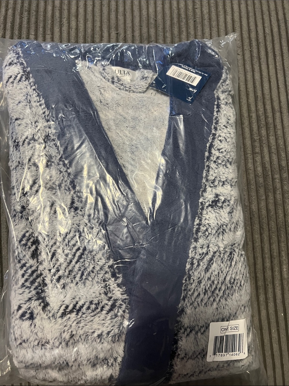 Ulta Beauty V-Neck Fuzzy Robe in Navy and White